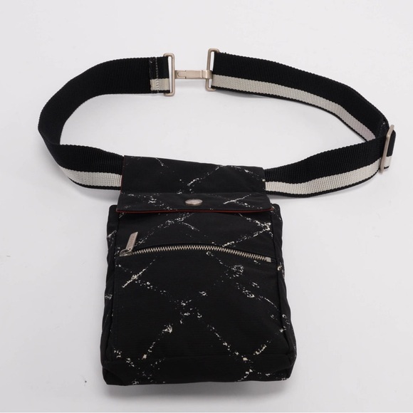 CHANEL Travel Bag - Picture 8 of 16